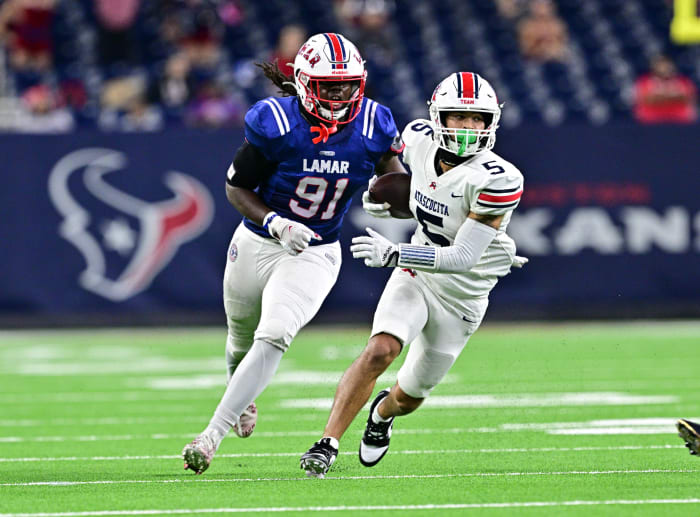 atascocita lamar football texas high school playoff regional semifinal tom dendy 2023 TIM_9340